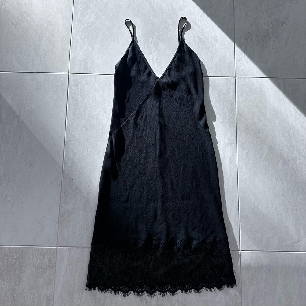 Aritzia Wilfred lace hem Black Slip Midi Dress size XS